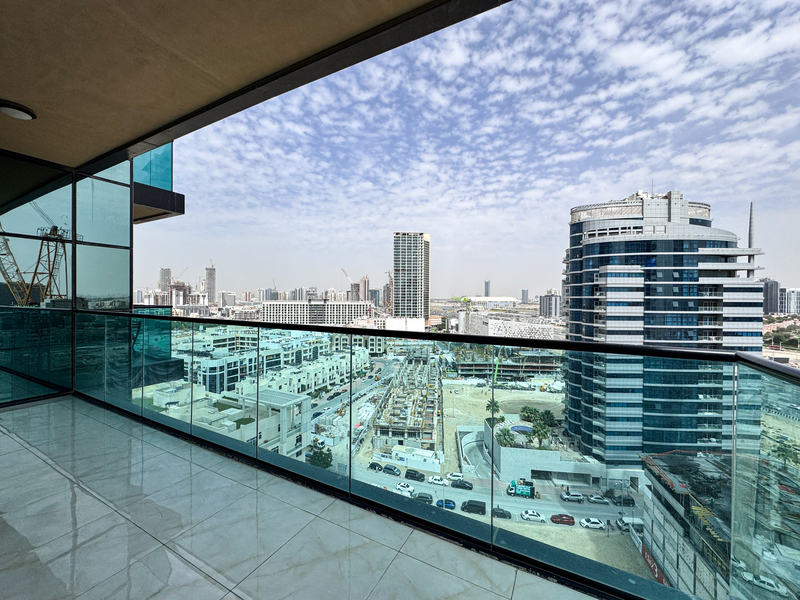 STUDIO FOR RENT IN THE SQUARE,JVC