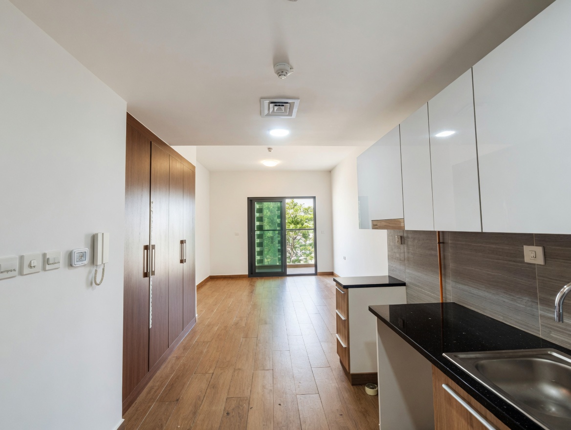 BRIGHT UNIT | EASY ACCESS | HIGH FLOOR