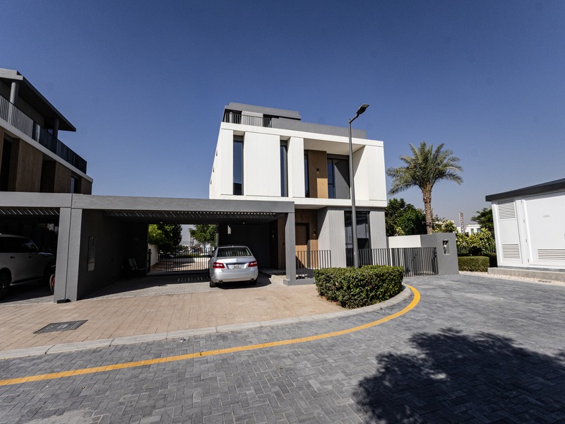 5 BEDROOM PLUS MAID VILLA IN ARABIAN RANCHES