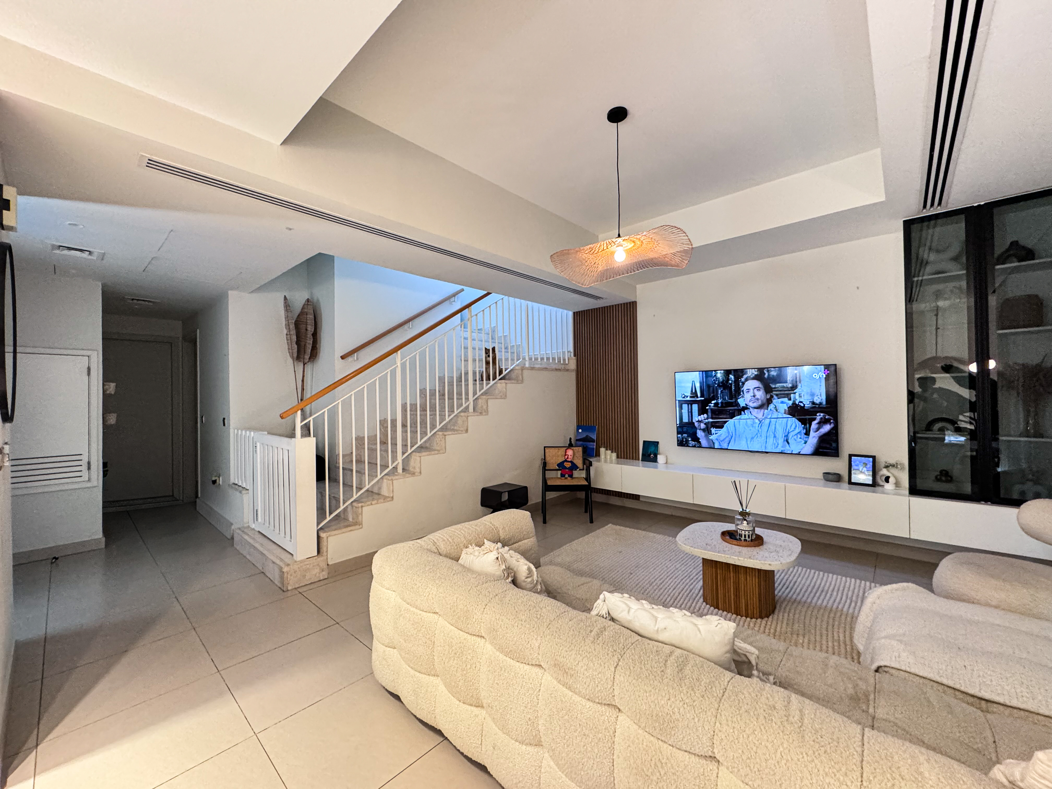 Вилла с 5 спальнями в аренду в Maple 1