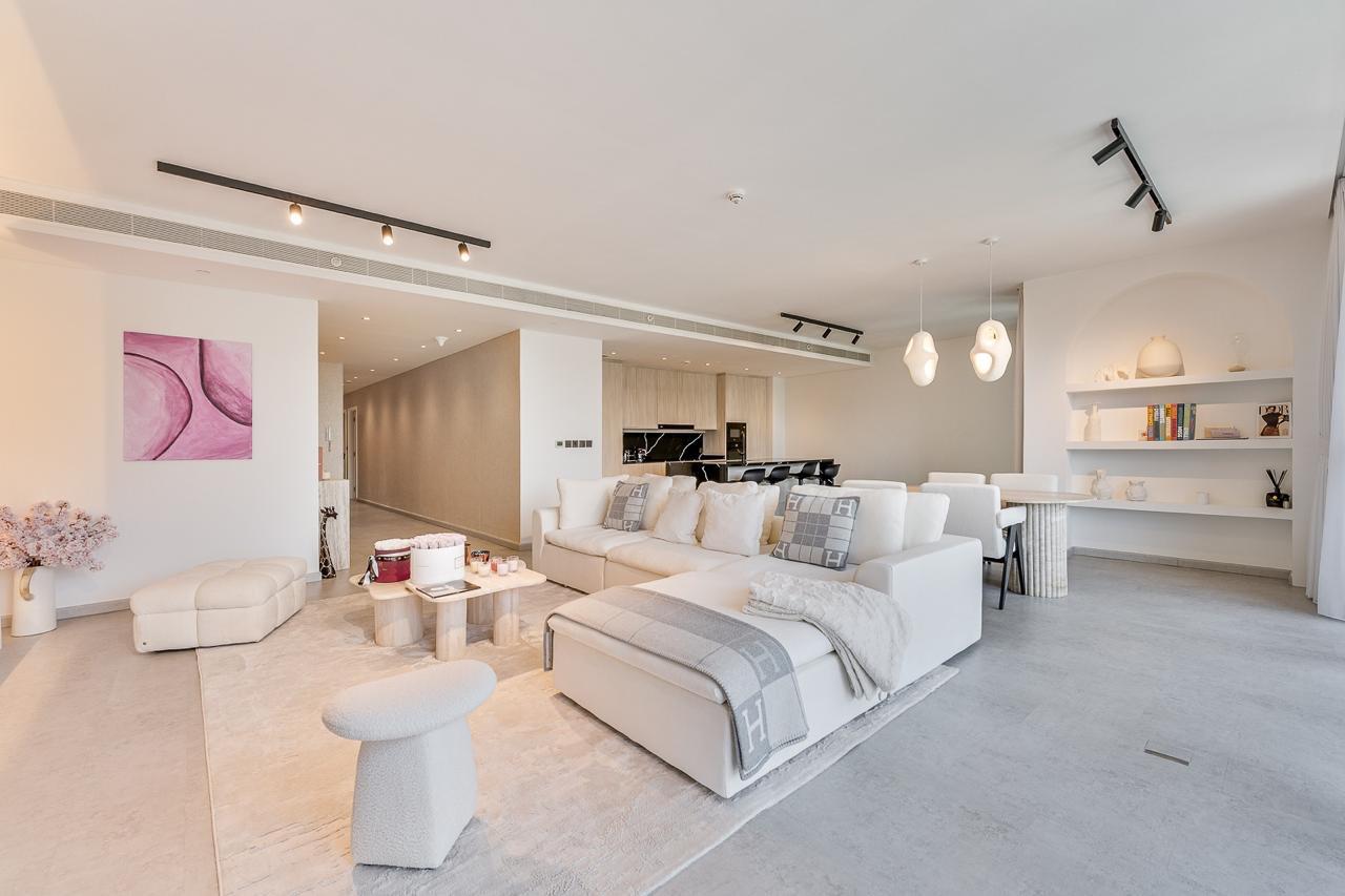 3 BEDROOMS FOR RENT IN CITY WALK BUILDING 18B